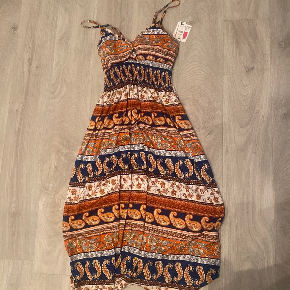 Patterned flowly dress